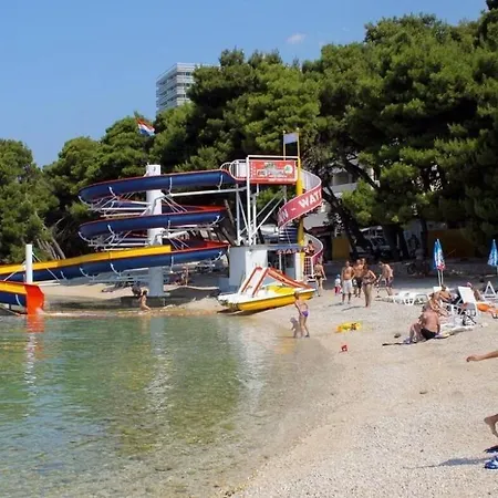 Fila - Large & Close To The Apartment Makarska